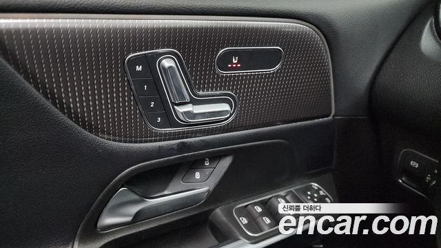 Mercedes-Benz GLB-Class (X247) GLB220 2021 — фото 14