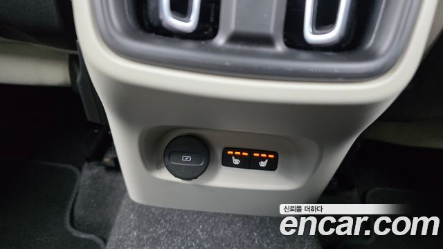 Volvo XC40 B4 Ultimate Bright 2023 — фото 19