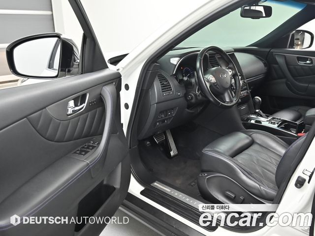Infiniti QX70 3.7 AWD Special Edition 2017 — фото 15