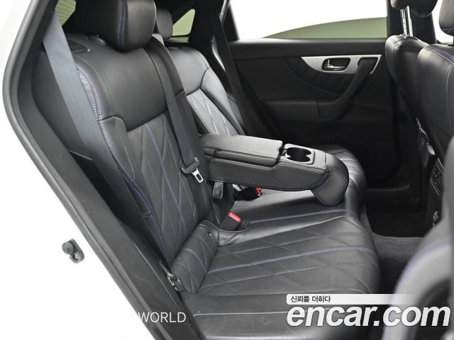 Infiniti QX70 3.7 AWD Special Edition 2017 — фото 16
