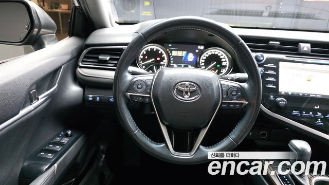 Toyota Camry (XV70) 2.5 2019 — фото 13