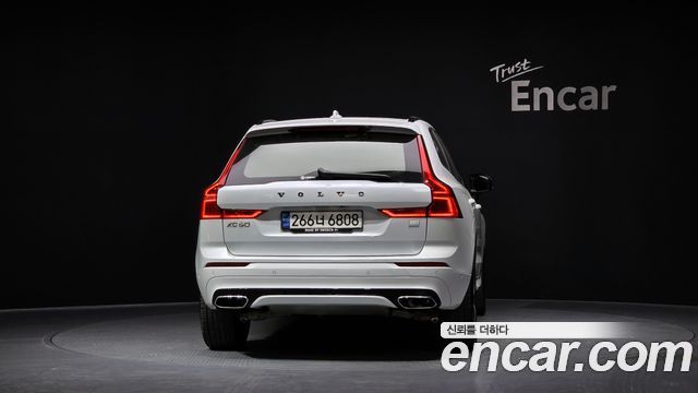 Volvo XC60 (II) T8 R-Design 2021 — фото 4