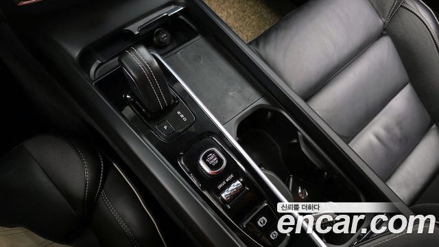 Volvo XC60 (II) T8 R-Design 2021 — фото 9