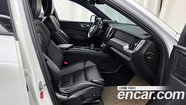 Volvo XC60 (II) T8 R-Design 2021 — фото 11