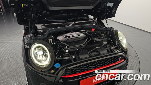 MINI Cooper S 5Door Standard 3rd 2019 — фото 6