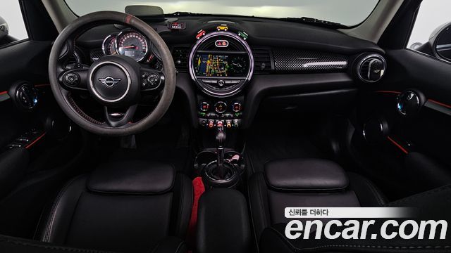 MINI Cooper S 5Door Standard 3rd 2019 — фото 7