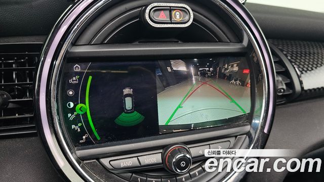 MINI Cooper S 5Door Standard 3rd 2019 — фото 15