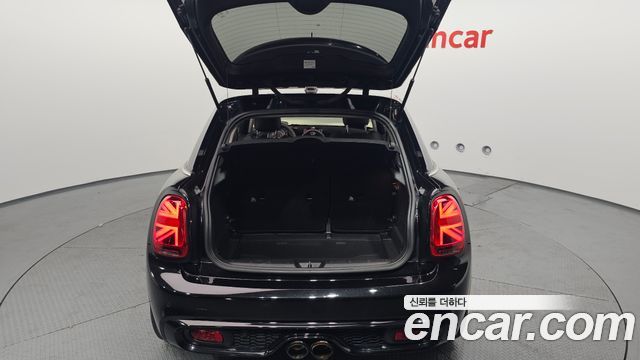 MINI Cooper S 5Door Standard 3rd 2019 — фото 20