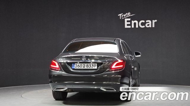 Mercedes-Benz C-Class (W205) C220 d 4MATIC 2020 — фото 4