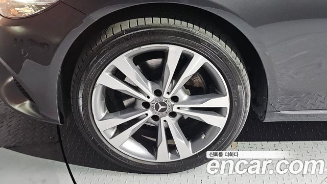 Mercedes-Benz C-Class (W205) C220 d 4MATIC 2020 — фото 5