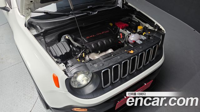 Jeep Renegade 2.4 Longitude High 2018 — фото 6
