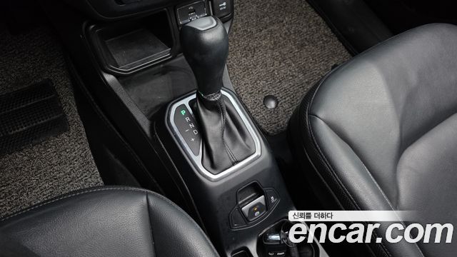 Jeep Renegade 2.4 Longitude High 2018 — фото 9