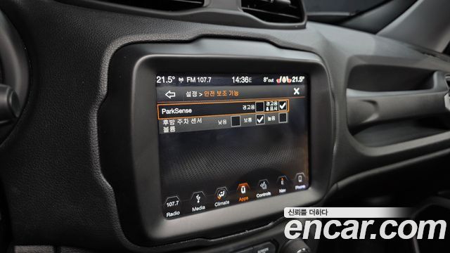 Jeep Renegade 2.4 Longitude High 2018 — фото 15