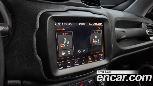 Jeep Renegade 2.4 Longitude High 2018 — фото 16