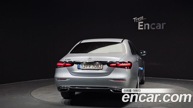 Mercedes-Benz E-Class (W213) E250 Exclusive 2022 — фото 4