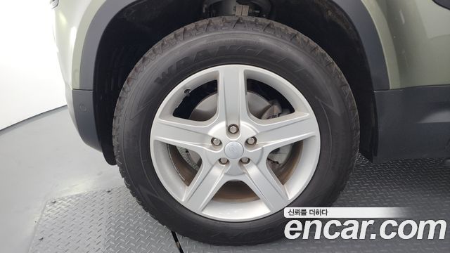 Land Rover Defender (L663) 110 D250 SE 2023 — фото 5