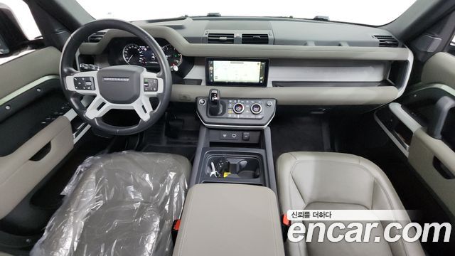 Land Rover Defender (L663) 110 D250 SE 2023 — фото 7