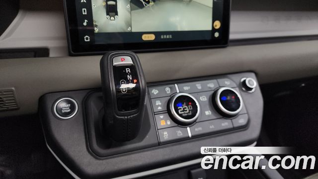 Land Rover Defender (L663) 110 D250 SE 2023 — фото 9