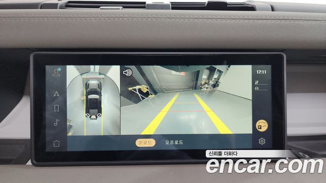 Land Rover Defender (L663) 110 D250 SE 2023 — фото 15