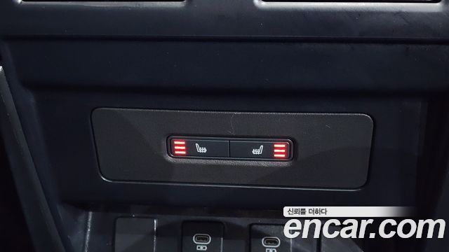 Land Rover Defender (L663) 110 D250 SE 2023 — фото 19