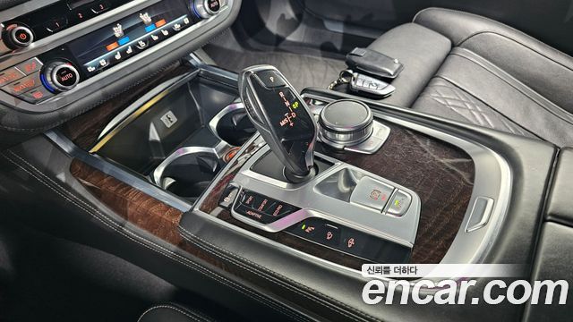 BMW 7 Series (G11) 750Li xDrive 2016 — фото 9