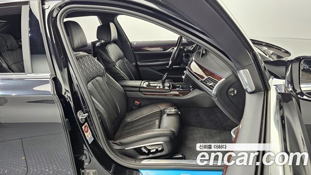 BMW 7 Series (G11) 750Li xDrive 2016 — фото 12