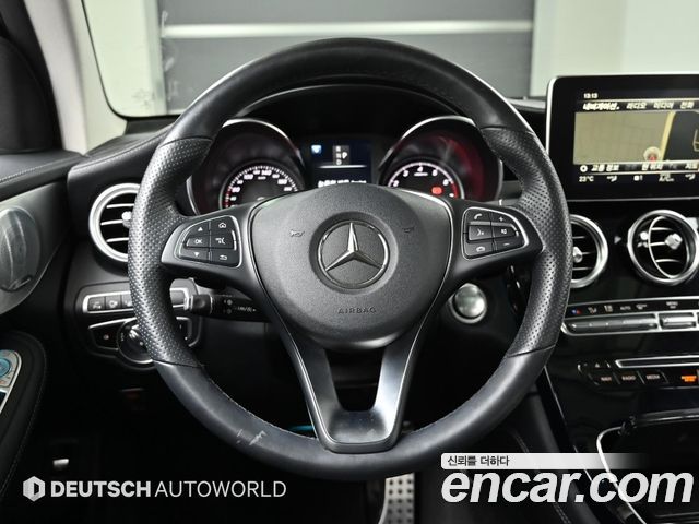Mercedes-Benz GLC-Class (X253) GLC300 4MATIC AMG Line 2019 — фото 17