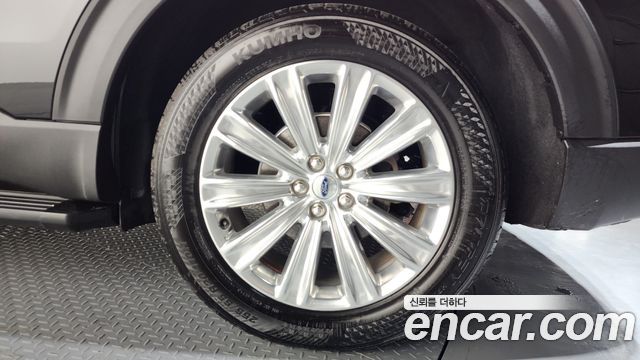 Ford Explorer (VI) 2.3 LimIted 4WD 2020 — фото 5