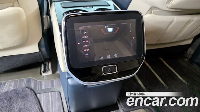 Kia Carnival (IV) Gasoline 9-seater Limousine(Special vehicle) 2021 — фото 18
