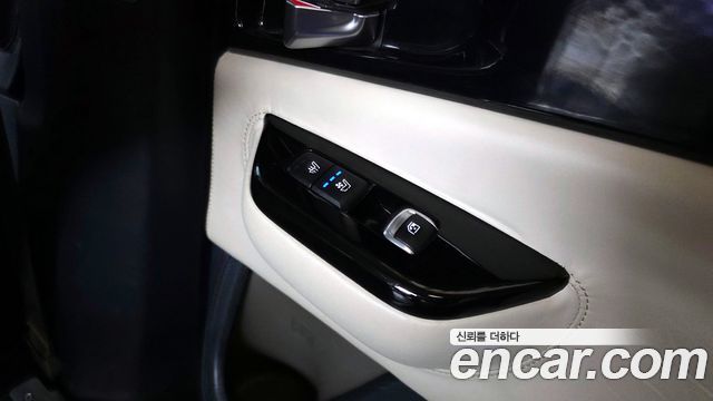 Kia Carnival (IV) Gasoline 9-seater Limousine(Special vehicle) 2021 — фото 19