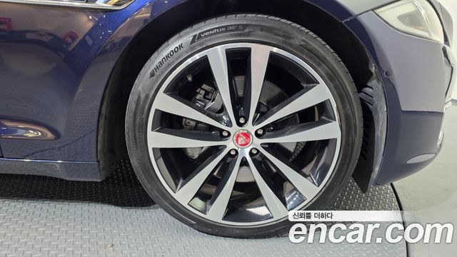 Jaguar XJ 3.0D XJ50 LWB X351 2019 — фото 5