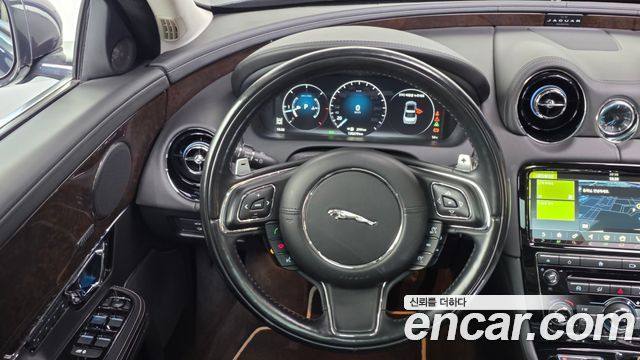 Jaguar XJ 3.0D XJ50 LWB X351 2019 — фото 13