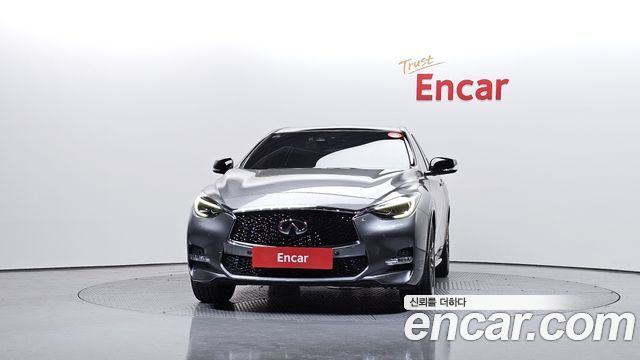 Infiniti Q30 2.0 Premium 2017 — фото 3