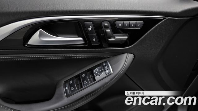 Infiniti Q30 2.0 Premium 2017 — фото 18