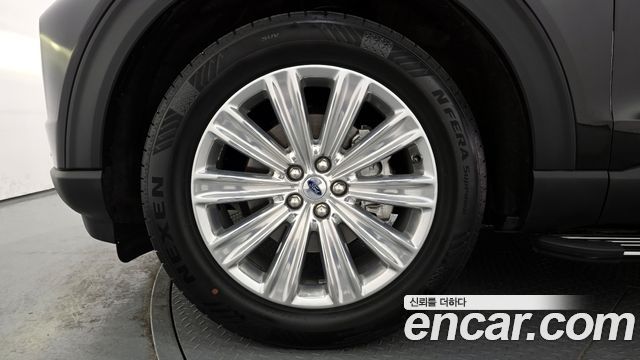 Ford Explorer (VI) 2.3 LimIted 4WD 2022 — фото 5