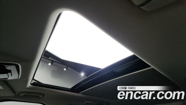 Land Rover Range Rover (IV) 5.0 SC Vogue SE 2015 — фото 17