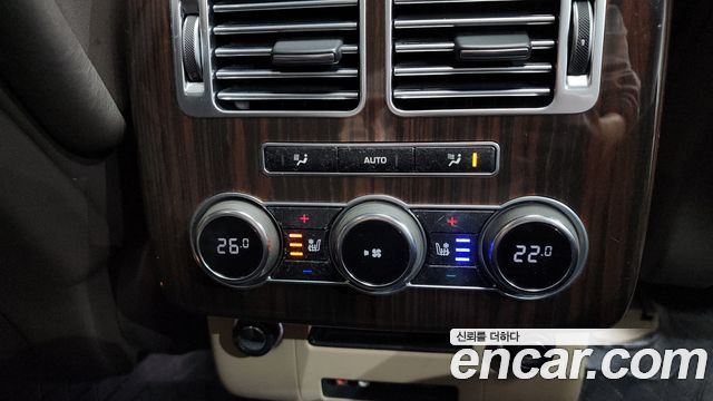 Land Rover Range Rover (IV) 5.0 SC Vogue SE 2015 — фото 18