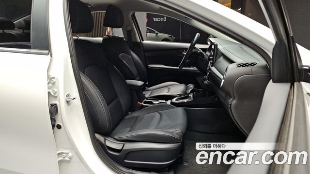 Kia K3 (II) 1.6 Prestige 2024 — фото 12