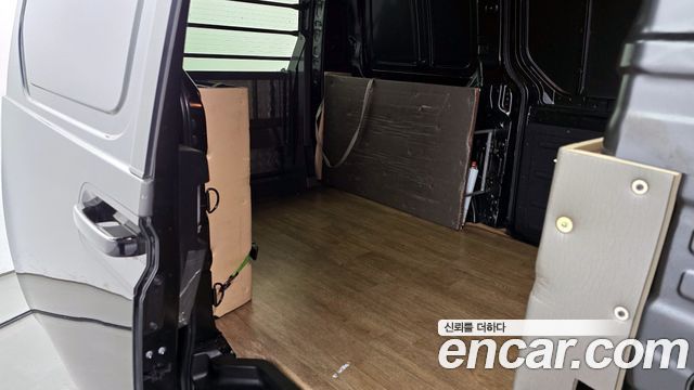 Hyundai Staria Cargo 3-Seater Modern 2023 — фото 13