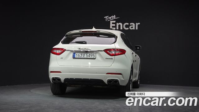 Maserati Levante 3.0 Diesel AWD GranSport 2018 — фото 4