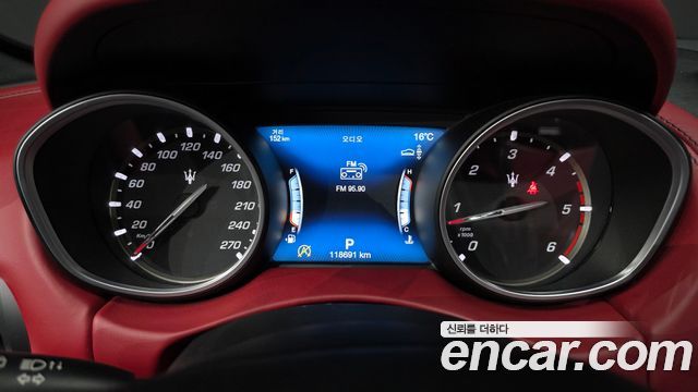 Maserati Levante 3.0 Diesel AWD GranSport 2018 — фото 8