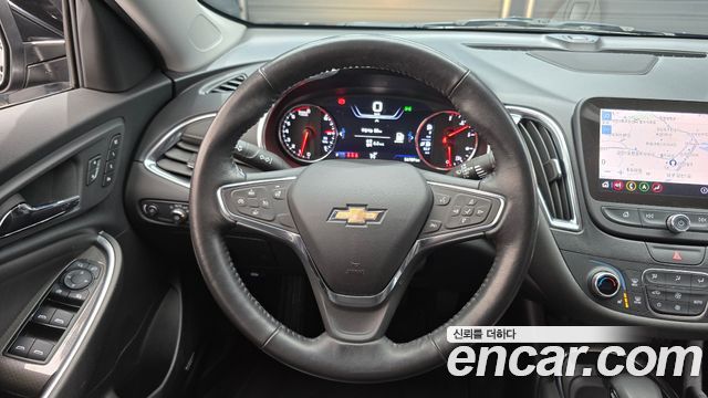Chevrolet Malibu 2.0 Turbo LT Special 2022 — фото 17
