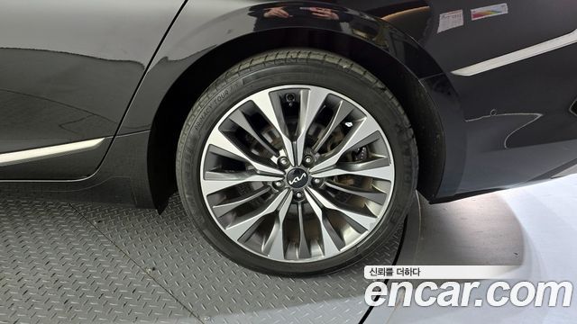 Kia K8 2.5 Gasoline 2WD Noblesse 2022 — фото 21