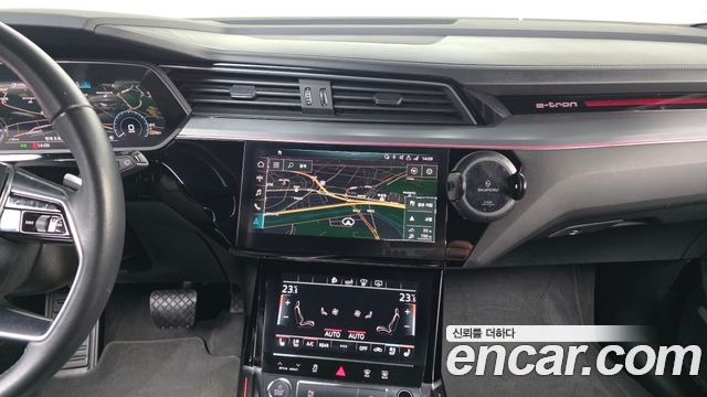 Audi e-tron 55 Quattro 2020 — фото 14