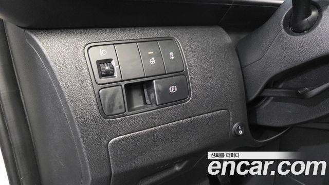Hyundai Staria disability support car 2022 — фото 12