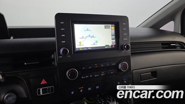 Hyundai Staria disability support car 2022 — фото 15
