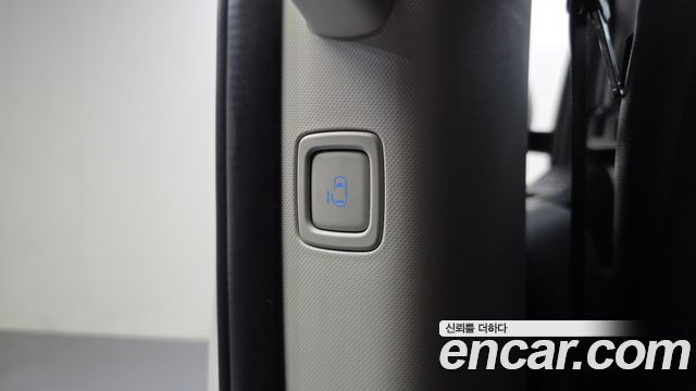 Hyundai Staria disability support car 2022 — фото 17