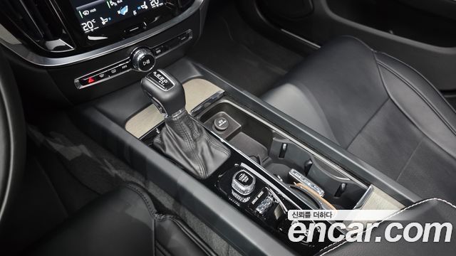 Volvo S60 (III) T5 Inscroption 2020 — фото 9