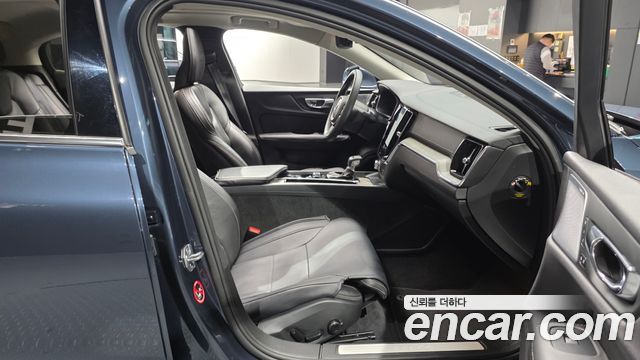 Volvo S60 (III) T5 Inscroption 2020 — фото 12