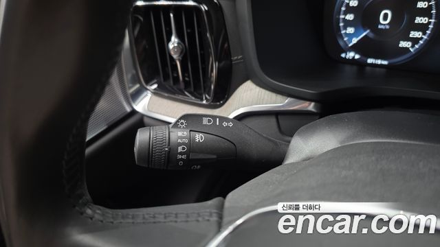 Volvo S60 (III) T5 Inscroption 2020 — фото 27
